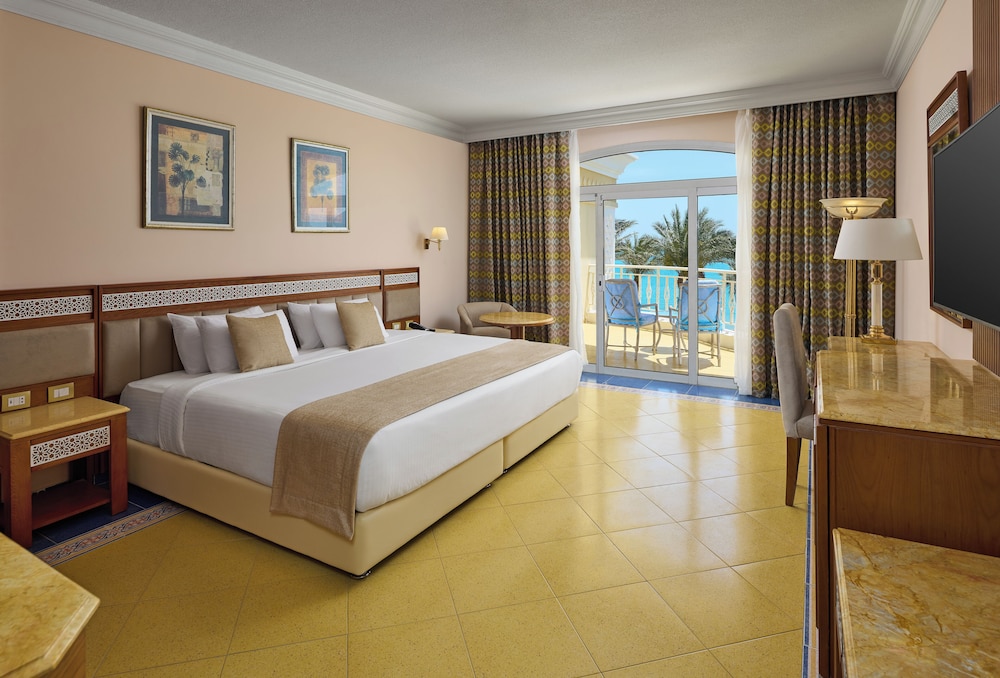 Palm Royale Resort - Soma Bay — Hotel rooms in Soma Bay, Red Sea