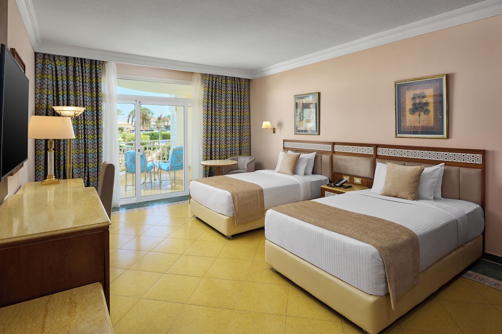 Palm Royale Resort - Soma Bay — Hotel rooms in Soma Bay, Red Sea
