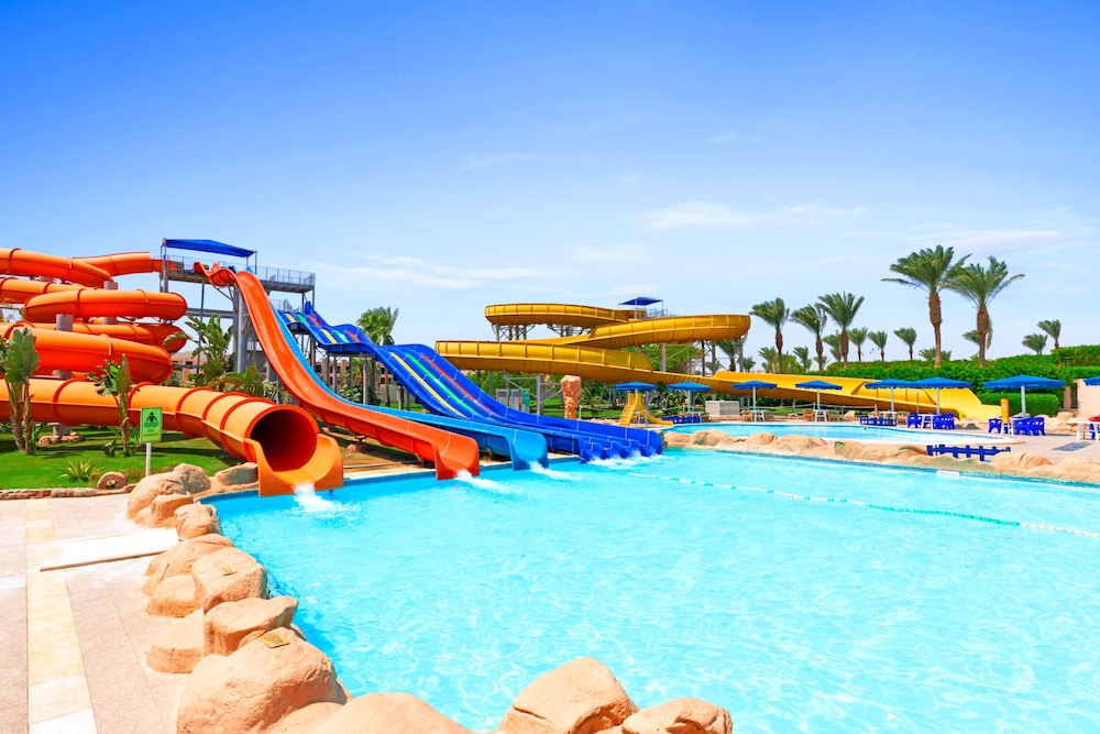Pickalbatros Royal Moderna Sharm & Aqua Park - All inclusive — Swimming pool in Sharm El Sheikh, Red Sea