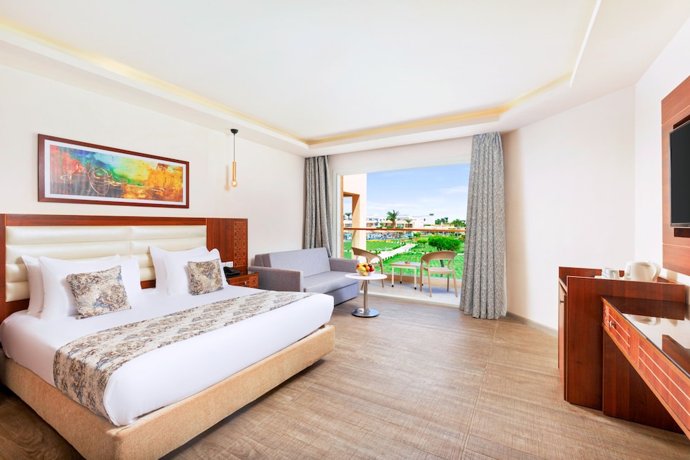 Pickalbatros Royal Moderna Sharm & Aqua Park - All inclusive — Hotel rooms in Sharm El Sheikh, Red Sea