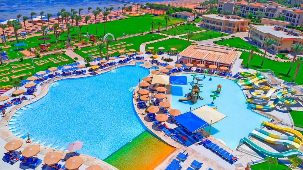 Pickalbatros Royal Moderna Sharm & Aqua Park - All inclusive — Swimming pool in Sharm El Sheikh, Red Sea