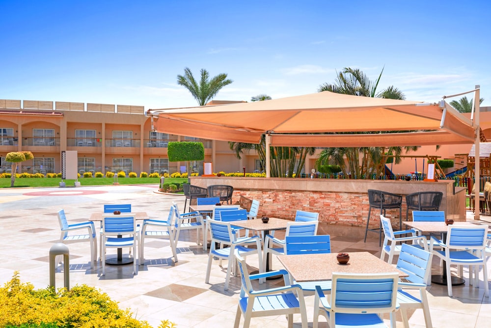 Pickalbatros Royal Moderna Sharm & Aqua Park - All inclusive — Hotel building in Sharm El Sheikh, Red Sea