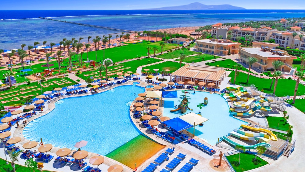 Pickalbatros Royal Moderna Sharm & Aqua Park - All inclusive — Beach in Sharm El Sheikh, Red Sea