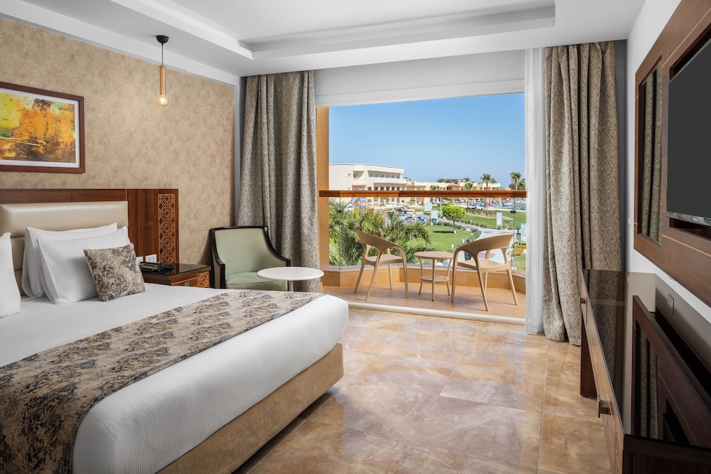 Pickalbatros Royal Moderna Sharm & Aqua Park - All inclusive — Hotel rooms in Sharm El Sheikh, Red Sea