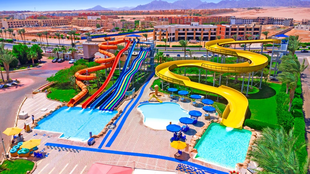 Pickalbatros Royal Moderna Sharm & Aqua Park - All inclusive — Swimming pool in Sharm El Sheikh, Red Sea
