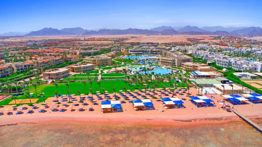 Pickalbatros Royal Moderna Sharm & Aqua Park - All inclusive — Beach in Sharm El Sheikh, Red Sea