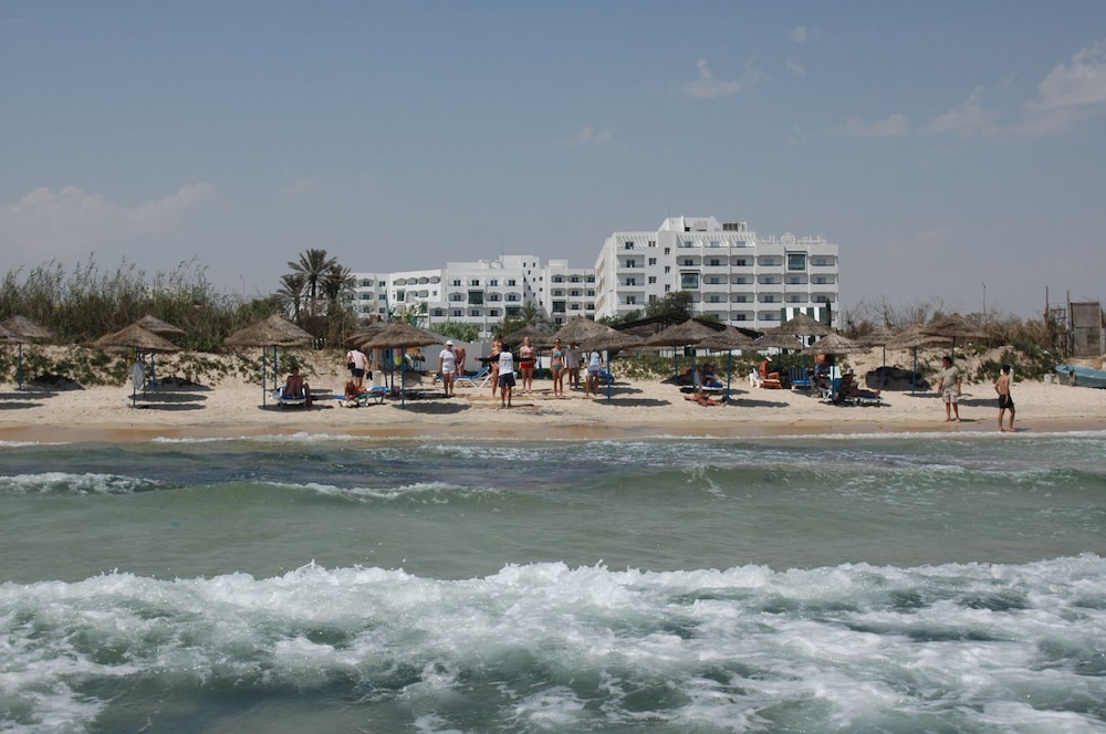 Hotel Royal Jinene — Beach in Sousse, Sousse