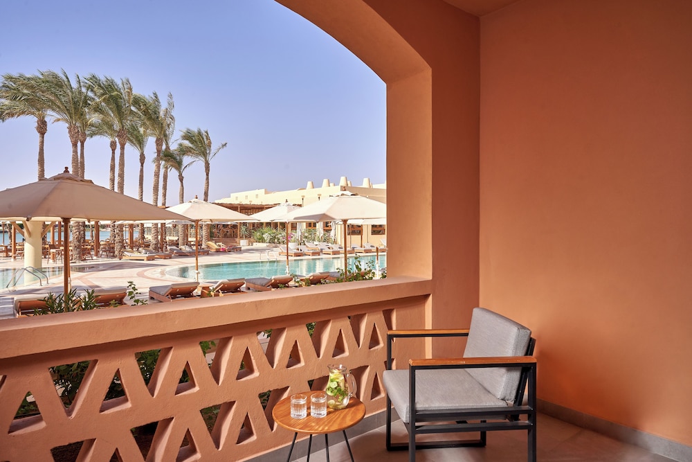 Steigenberger Golf Resort El Gouna — Swimming pool in El Gouna, Red Sea