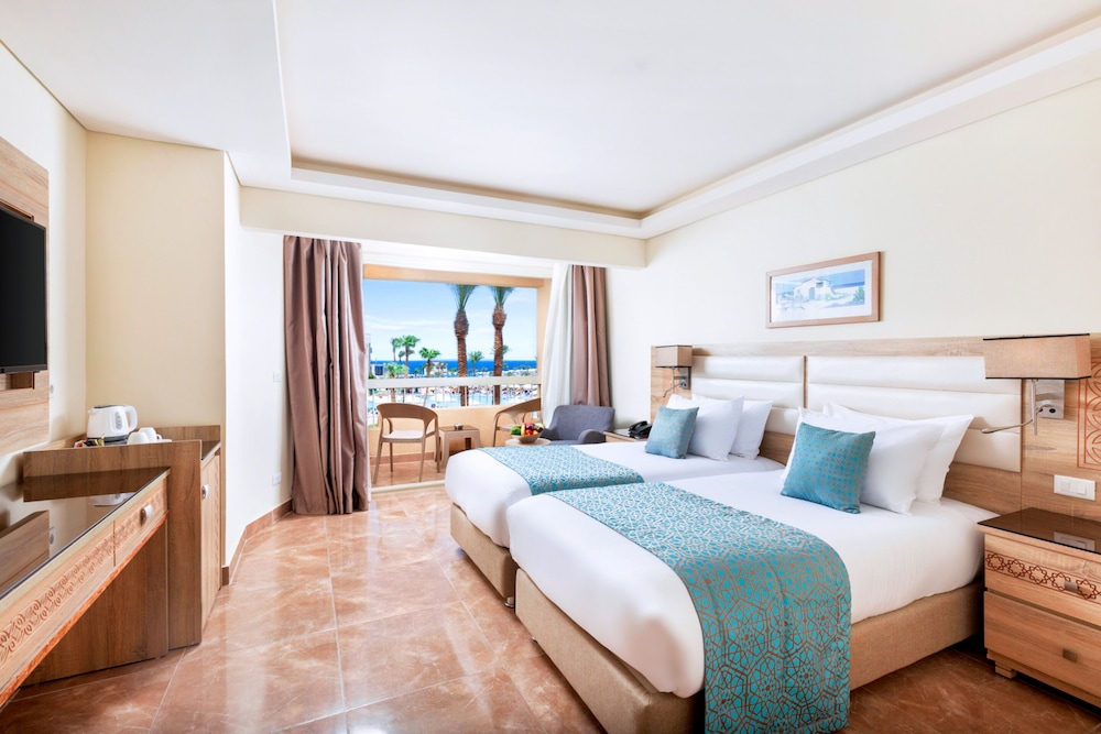 Beach Albatros Resort - All Inclusive — Hotel rooms in Hurghada, Red Sea