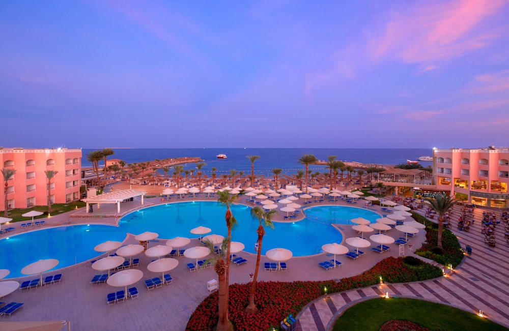 Beach Albatros Resort - All Inclusive — Swimming pool in Hurghada, Red Sea