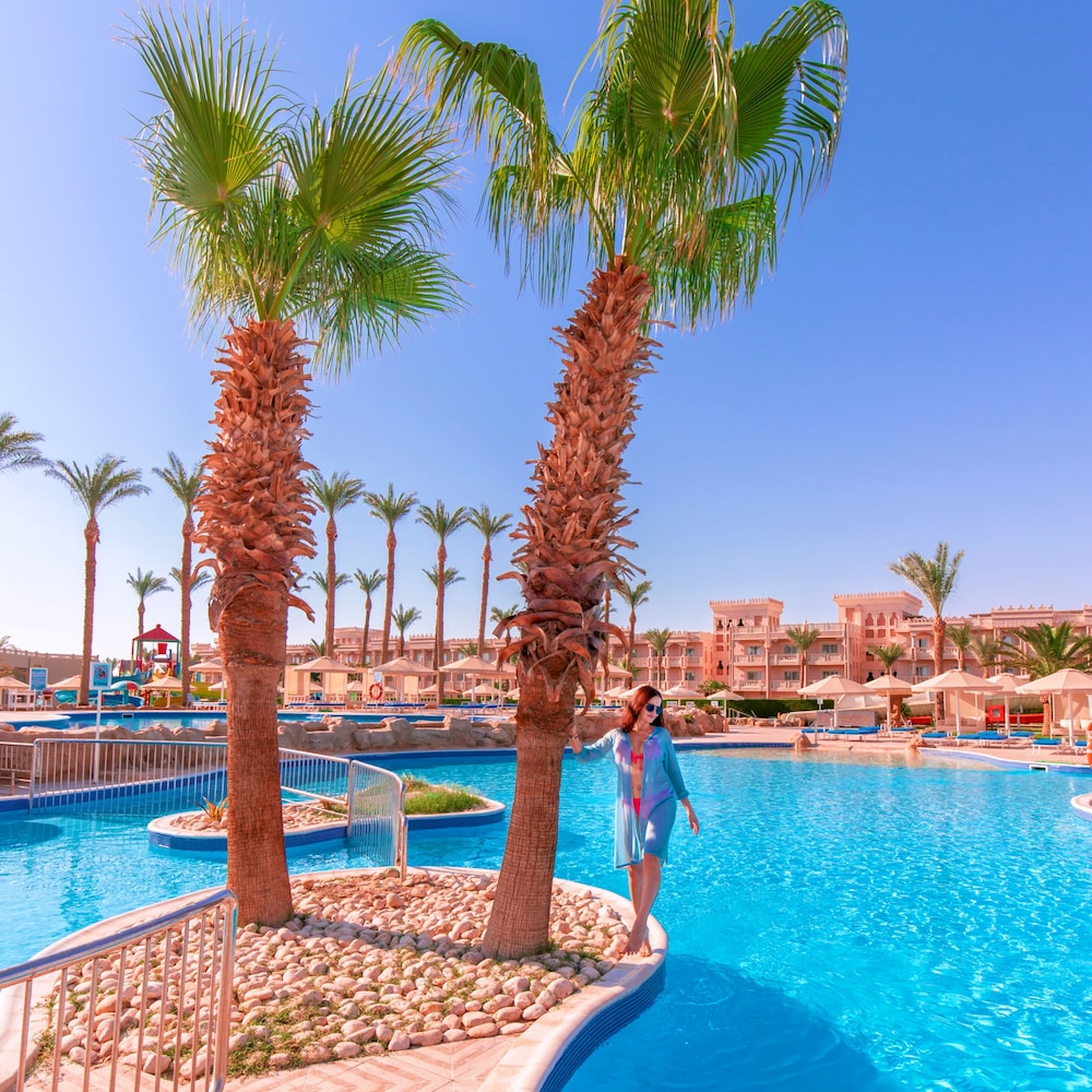 Beach Albatros Resort - All Inclusive — Swimming pool in Hurghada, Red Sea