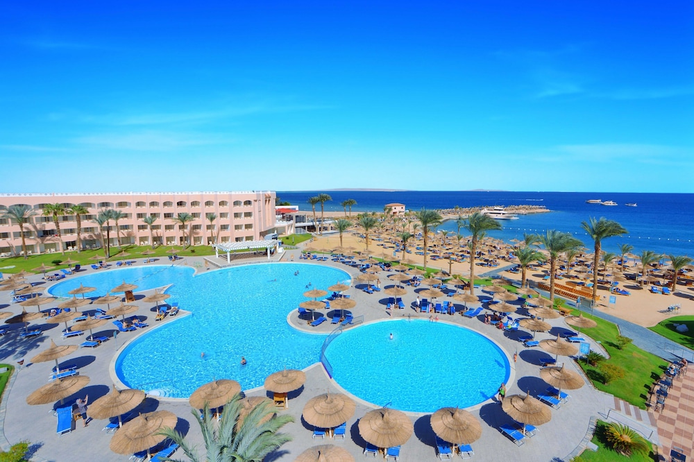 Beach Albatros Resort - All Inclusive — Swimming pool in Hurghada, Red Sea