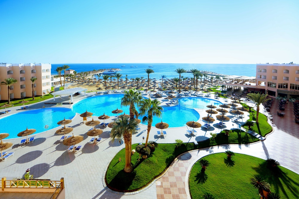 Beach Albatros Resort - All Inclusive — Swimming pool in Hurghada, Red Sea