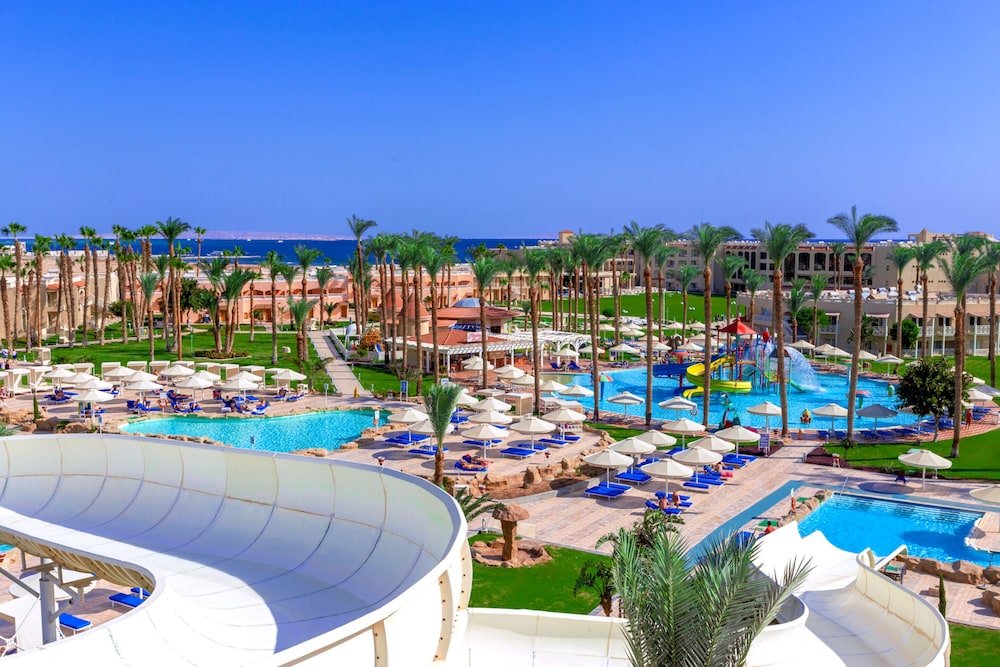 Beach Albatros Resort - All Inclusive — Swimming pool in Hurghada, Red Sea