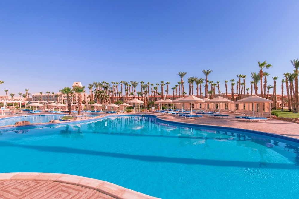 Beach Albatros Resort - All Inclusive — Swimming pool in Hurghada, Red Sea