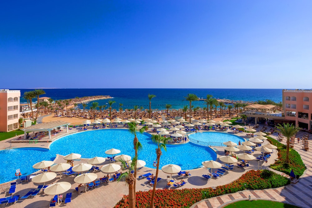 Beach Albatros Resort - All Inclusive — Swimming pool in Hurghada, Red Sea