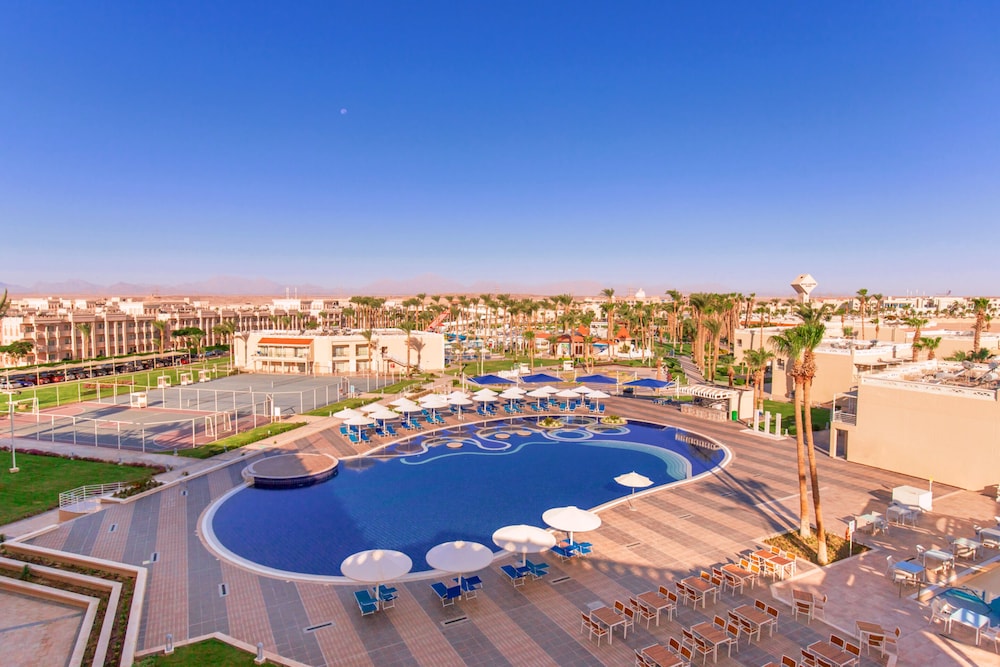 Beach Albatros Resort - All Inclusive — Swimming pool in Hurghada, Red Sea