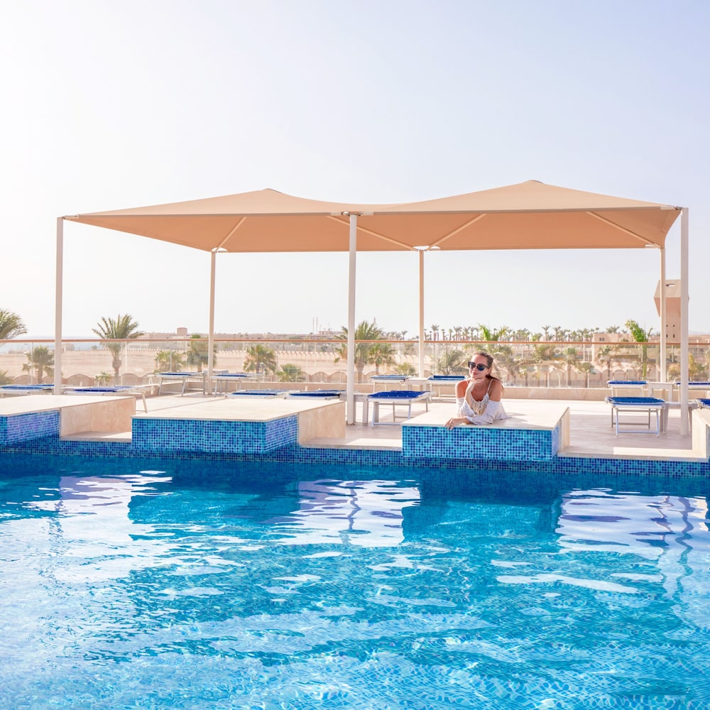 Pickalbatros Aqua Vista Resort - Hurghada — Swimming pool in Hurghada, Red Sea