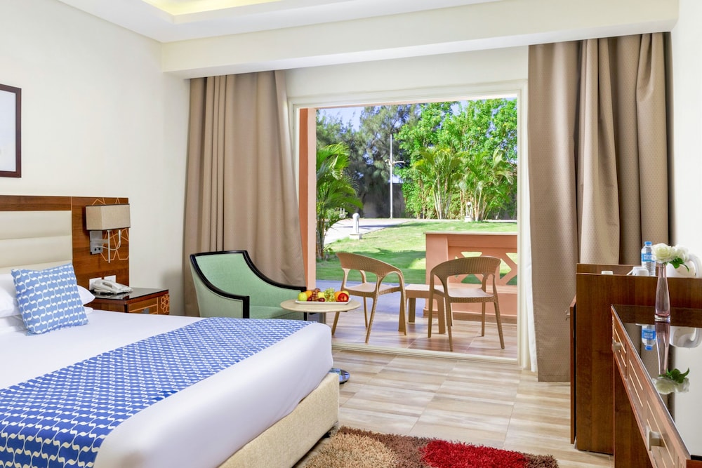 Pickalbatros Aqua Vista Resort - Hurghada — Hotel rooms in Hurghada, Red Sea