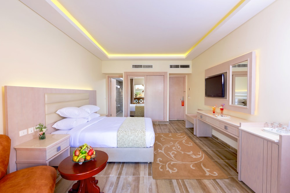 Pickalbatros Aqua Vista Resort - Hurghada — Hotel rooms in Hurghada, Red Sea