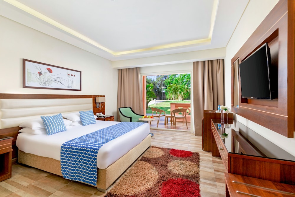 Pickalbatros Aqua Vista Resort - Hurghada — Hotel rooms in Hurghada, Red Sea