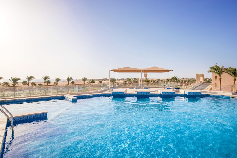 Pickalbatros Aqua Vista Resort - Hurghada — Swimming pool in Hurghada, Red Sea