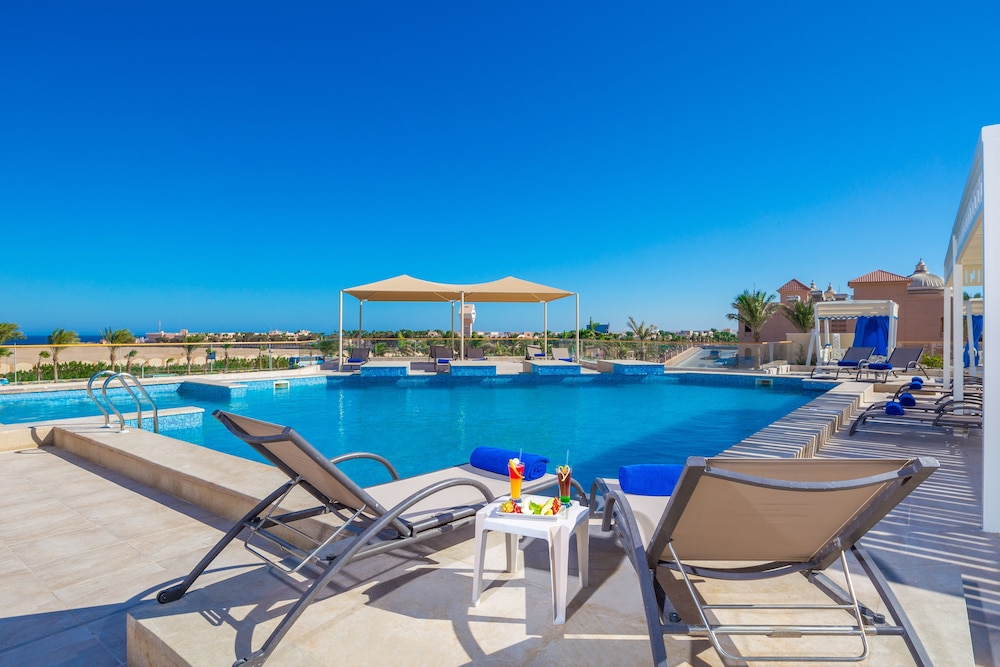 Pickalbatros Aqua Vista Resort - Hurghada — Swimming pool in Hurghada, Red Sea