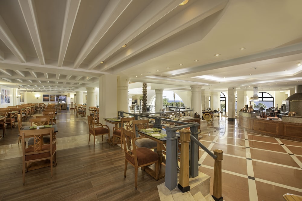 Park Regency Sharm El Sheikh Resort — Restaurant & bars in Sharm El Sheikh, Red Sea
