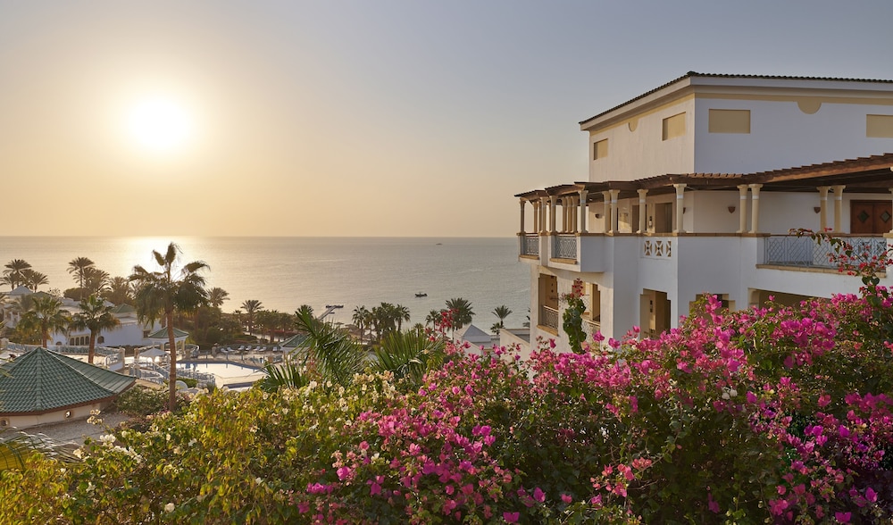 Park Regency Sharm El Sheikh Resort — Hotel building in Sharm El Sheikh, Red Sea