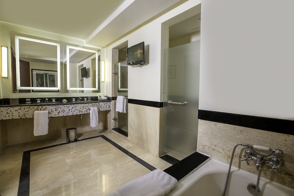Park Regency Sharm El Sheikh Resort — Hotel rooms in Sharm El Sheikh, Red Sea