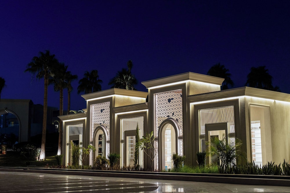 SUNRISE Remal Beach Resort — Hotel building in Sharm El Sheikh, Red Sea