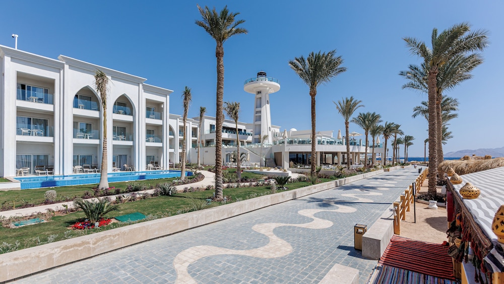 SUNRISE Remal Beach Resort — Hotel building in Sharm El Sheikh, Red Sea