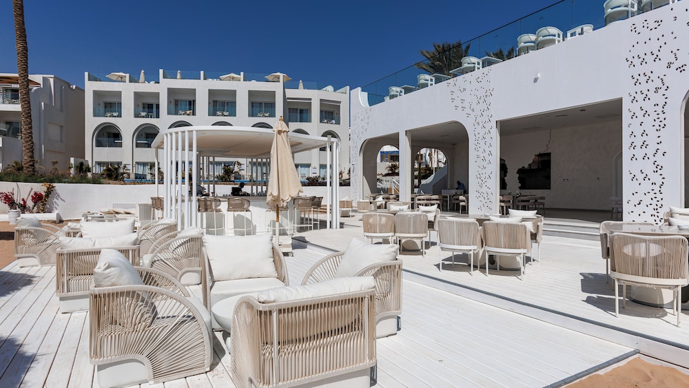 SUNRISE Remal Beach Resort — Restaurant & bars in Sharm El Sheikh, Red Sea