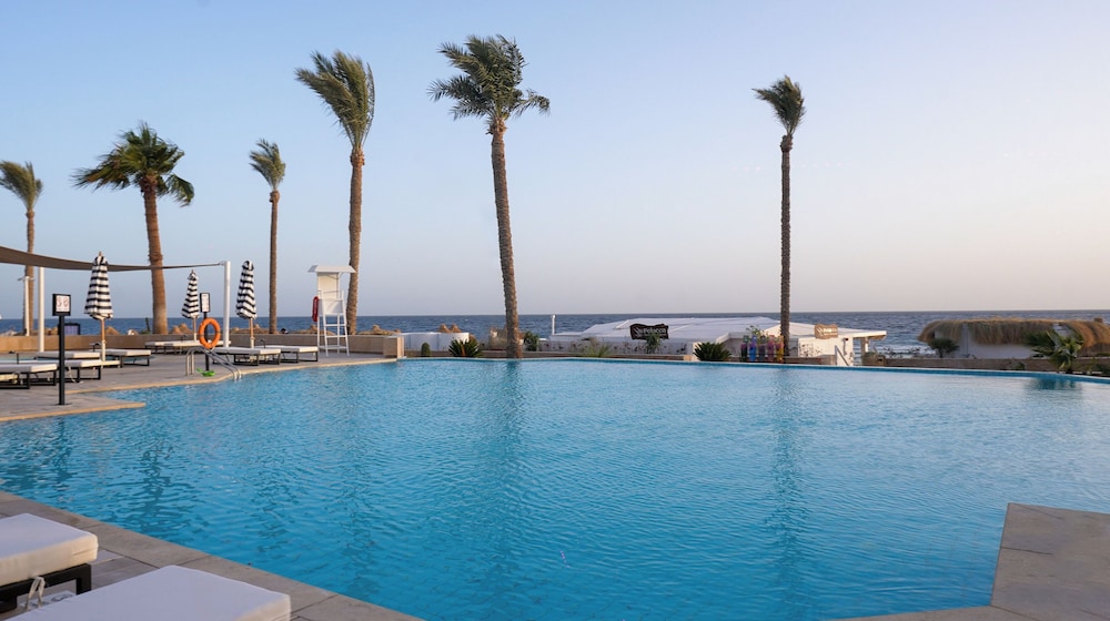 SUNRISE Remal Beach Resort — Swimming pool in Sharm El Sheikh, Red Sea