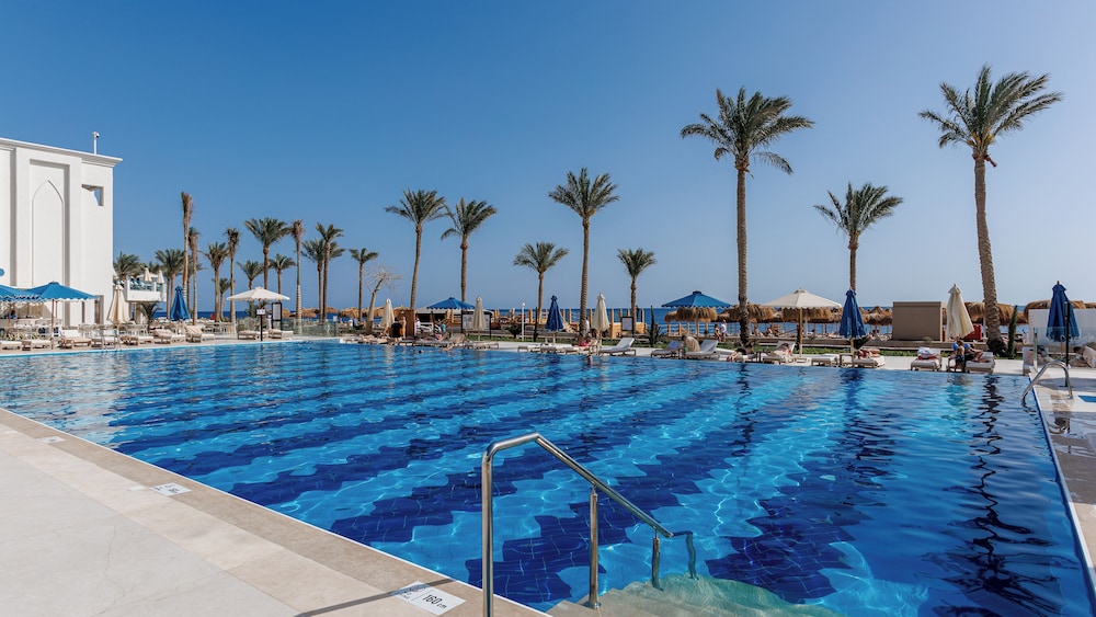 SUNRISE Remal Beach Resort — Swimming pool in Sharm El Sheikh, Red Sea