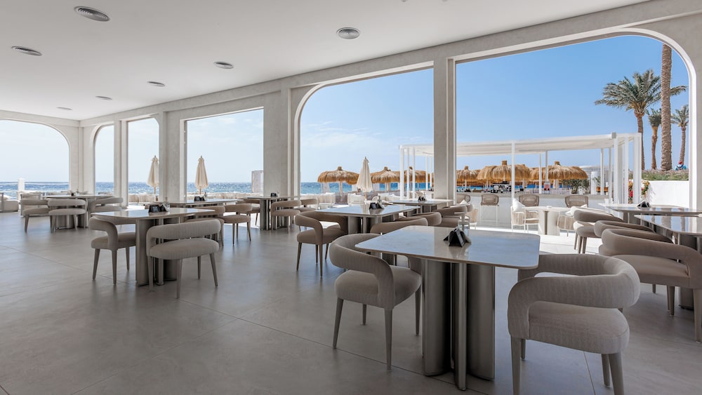 SUNRISE Remal Beach Resort — Restaurant & bars in Sharm El Sheikh, Red Sea
