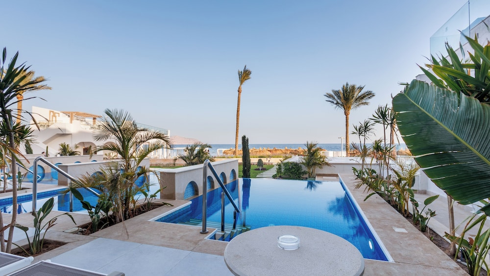 SUNRISE Remal Beach Resort — Swimming pool in Sharm El Sheikh, Red Sea