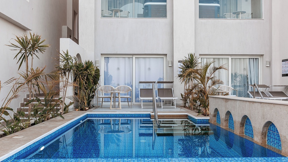 SUNRISE Remal Beach Resort — Swimming pool in Sharm El Sheikh, Red Sea