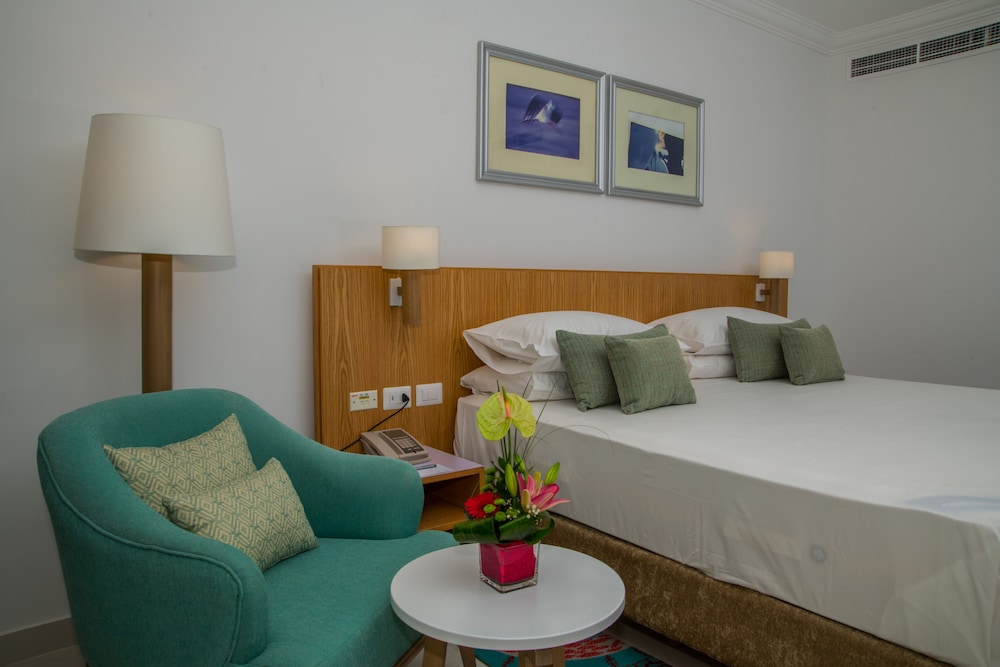 Renaissance Sharm El Sheikh Golden View Beach Resort — Hotel rooms in Sharm El Sheikh, Red Sea