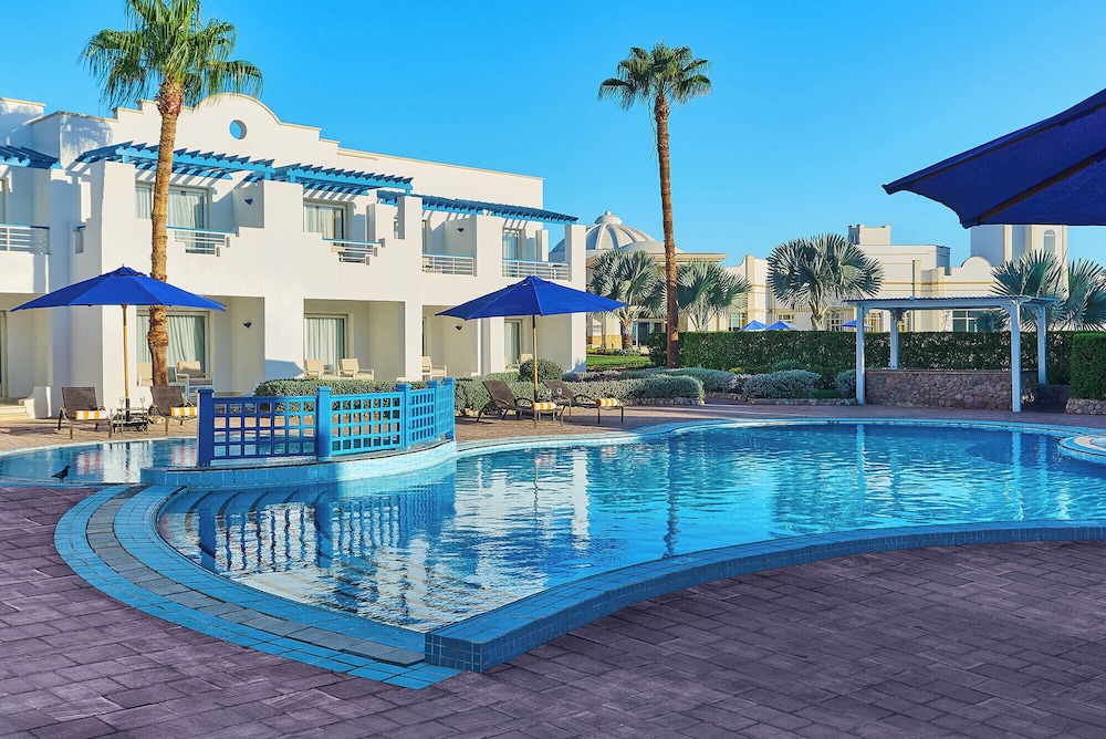 Renaissance Sharm El Sheikh Golden View Beach Resort — Swimming pool in Sharm El Sheikh, Red Sea