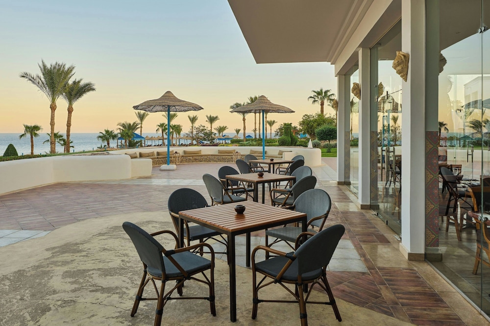 Renaissance Sharm El Sheikh Golden View Beach Resort — Restaurant & bars in Sharm El Sheikh, Red Sea