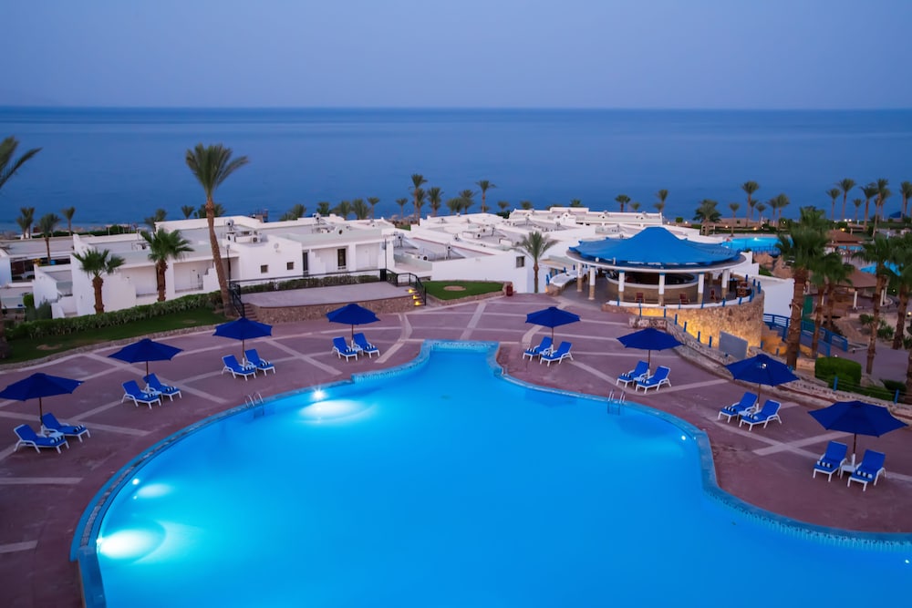 Renaissance Sharm El Sheikh Golden View Beach Resort — Swimming pool in Sharm El Sheikh, Red Sea