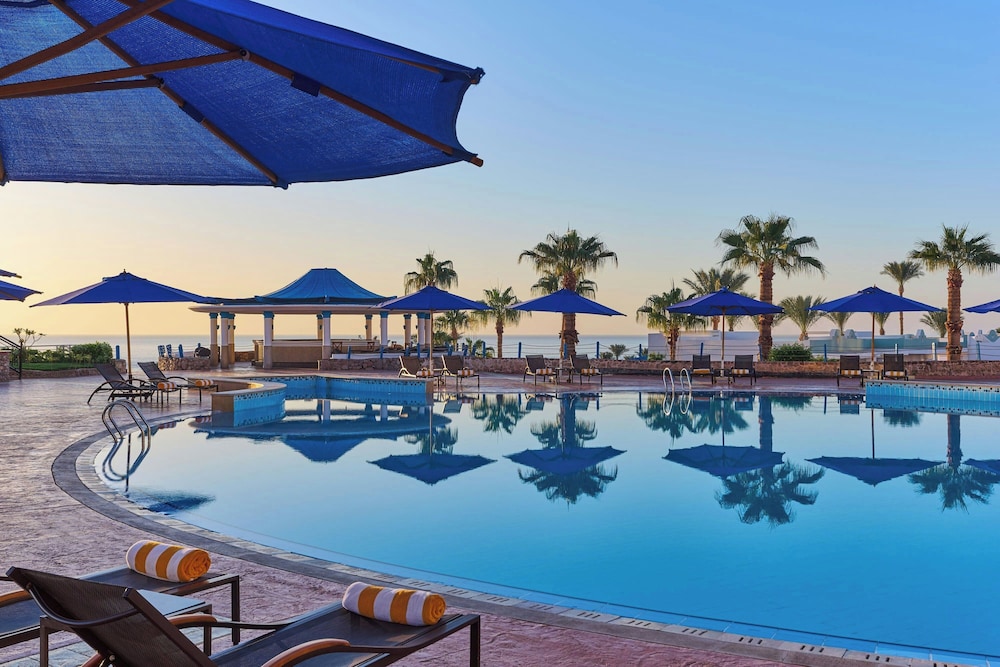Renaissance Sharm El Sheikh Golden View Beach Resort — Swimming pool in Sharm El Sheikh, Red Sea