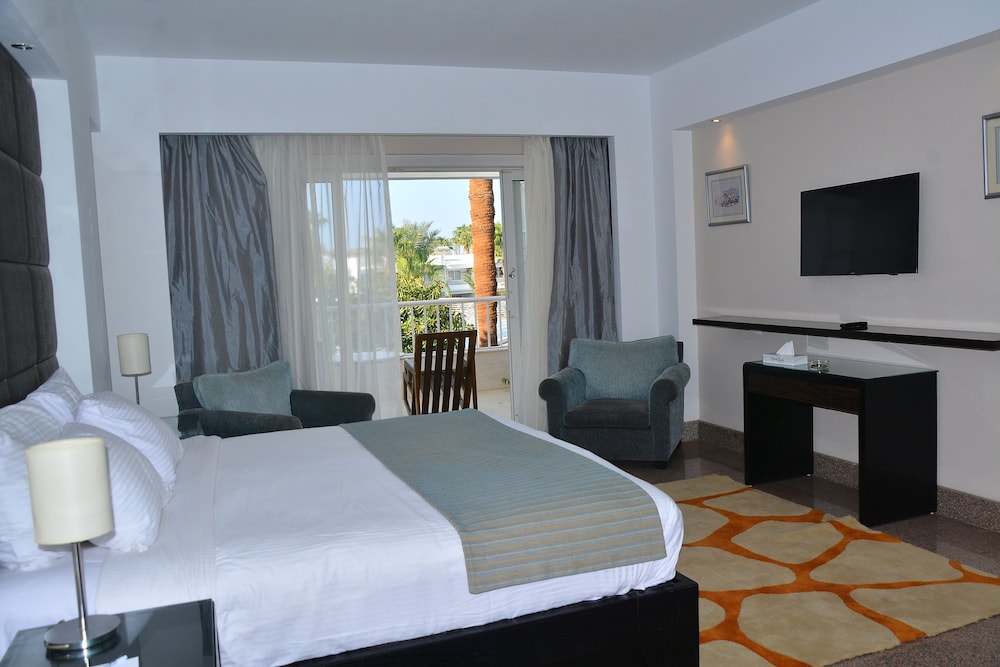 Monte Carlo Sharm Resort & Spa — Hotel rooms in Sharm El Sheikh, Red Sea