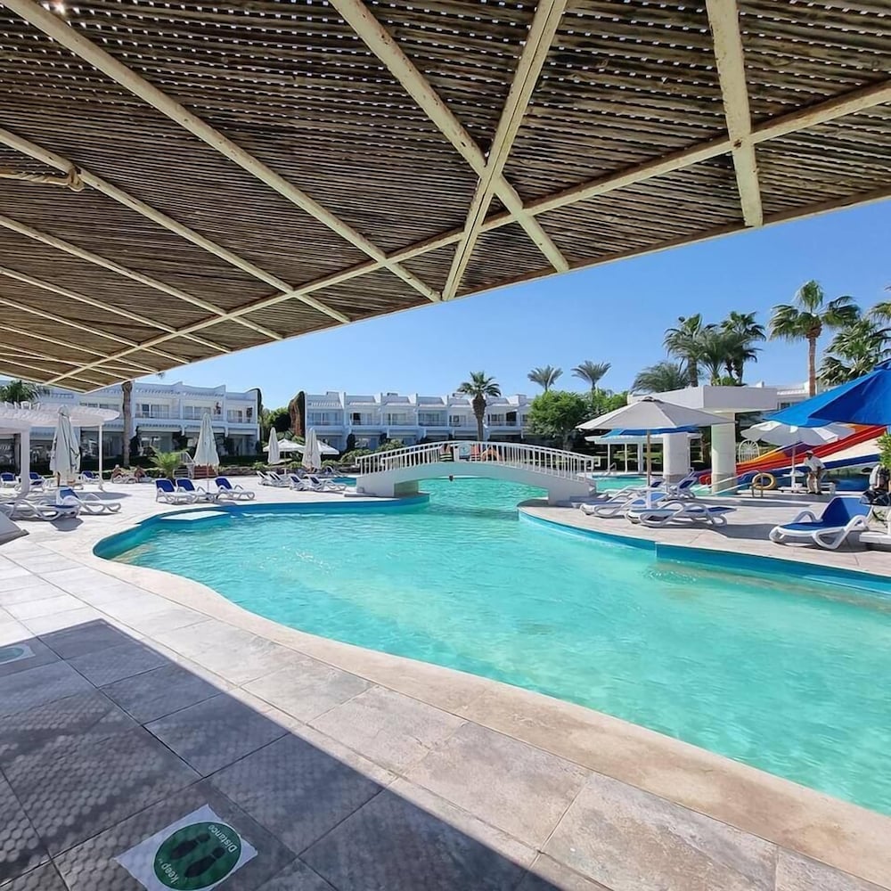 Monte Carlo Sharm Resort & Spa — Swimming pool in Sharm El Sheikh, Red Sea