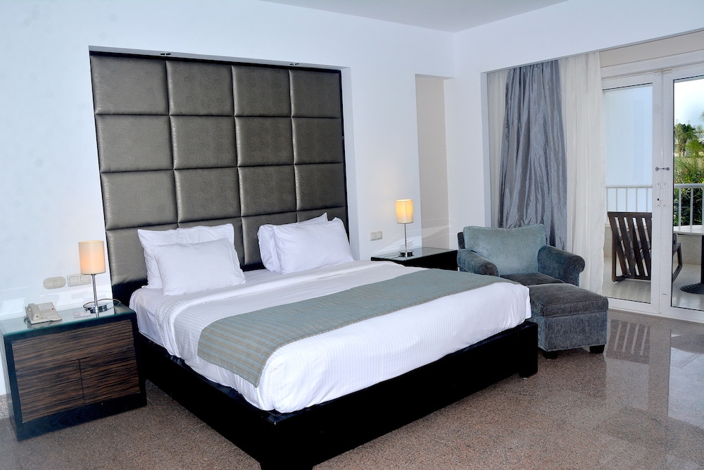 Monte Carlo Sharm Resort & Spa — Hotel rooms in Sharm El Sheikh, Red Sea