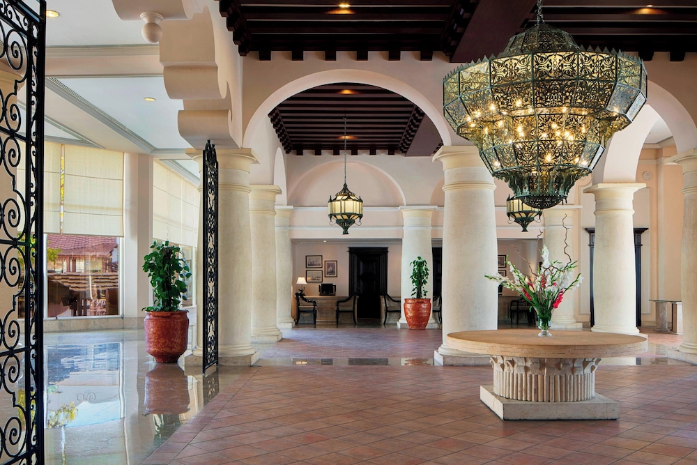 Sheraton Sharm Hotel, Resort, Villas & Spa — Hotel building in Sharm El Sheikh, Red Sea