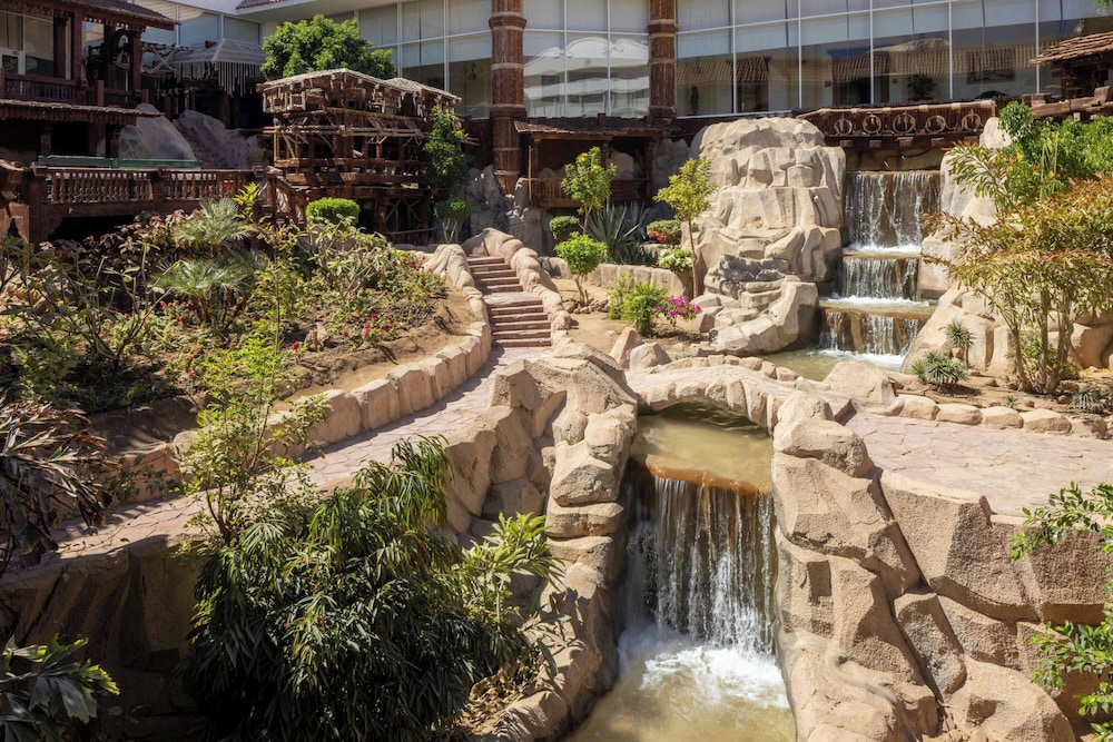 Sheraton Sharm Hotel, Resort, Villas & Spa — Hotel building in Sharm El Sheikh, Red Sea