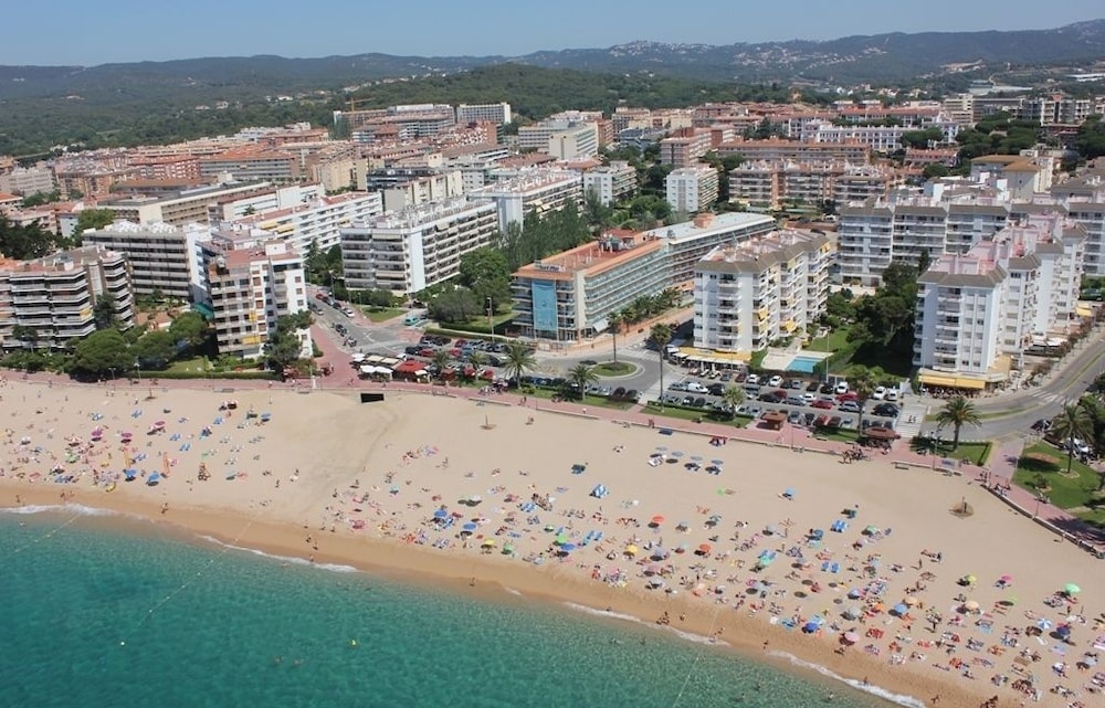 Surf Mar Hotel — Beach in Lloret de Mar, Catalonia