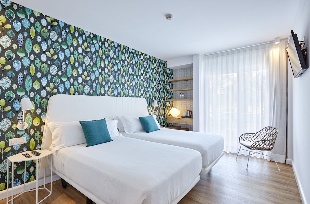 Anabel Hotel — Hotel rooms in Lloret de Mar, Catalonia